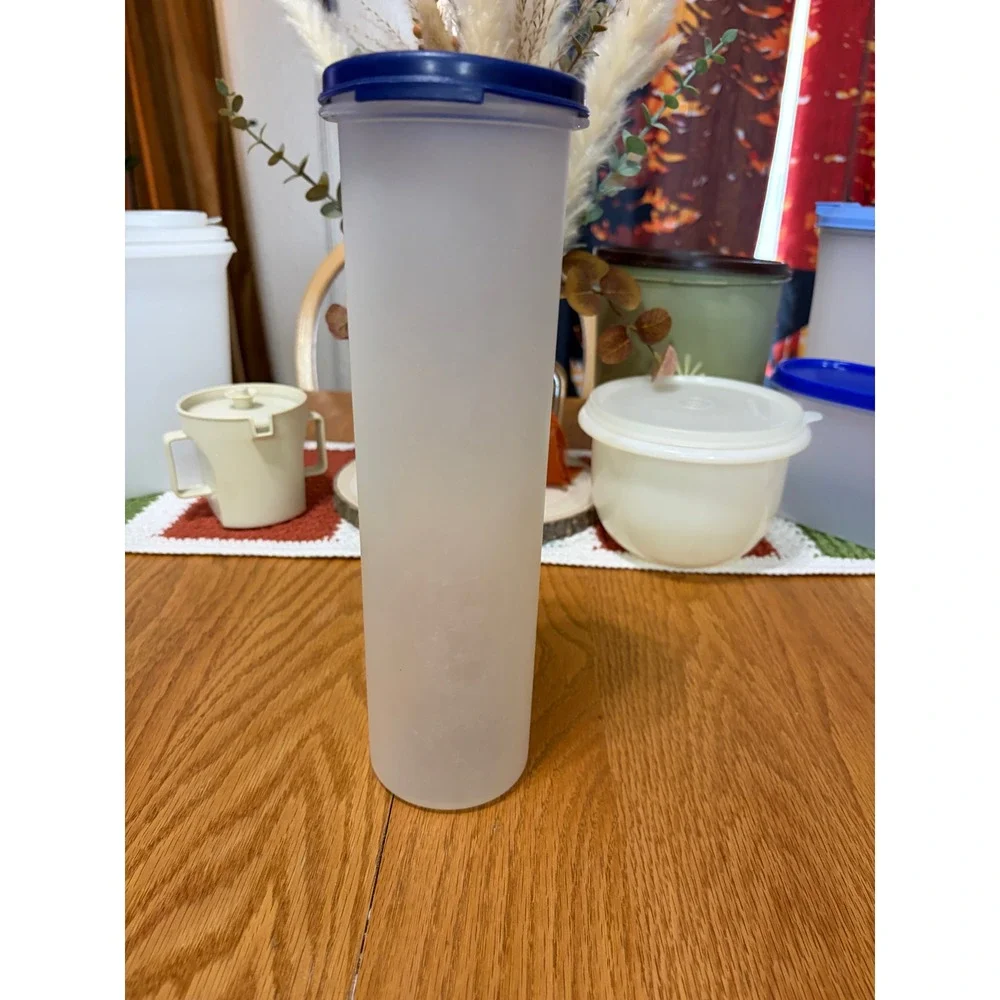 Tupperware Modular Mates Oval 5 Canister Blue Seal 1661-8 4.75 Cups 1.1L USA